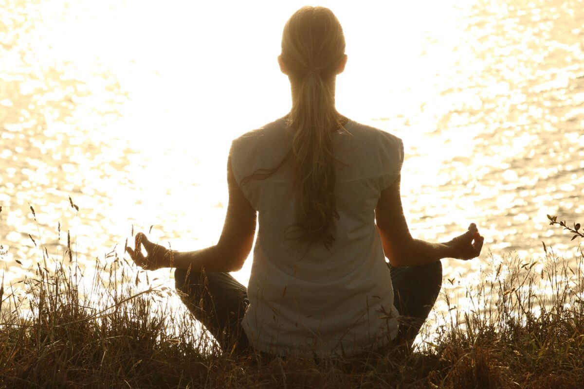 Czy medytacja może pomóc w radzeniu sobie z depresją?