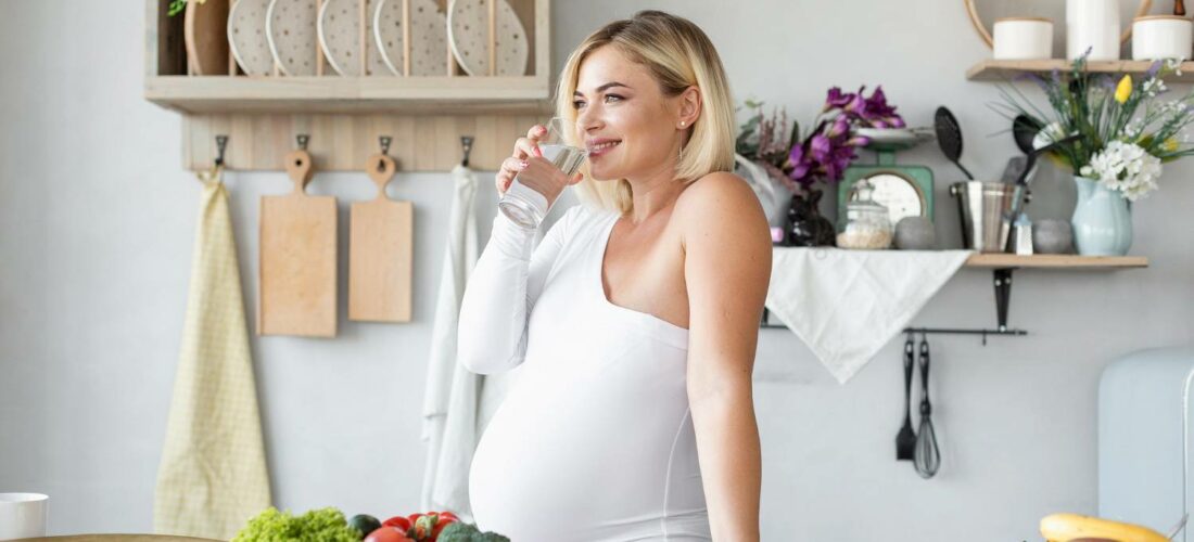 Jak odżywiać się w ciąży? Jakich produktów unikać?