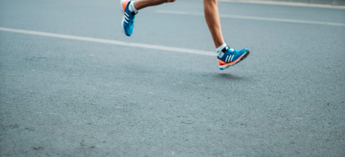 Jak zacząć biegać i utrzymać regularność treningów?